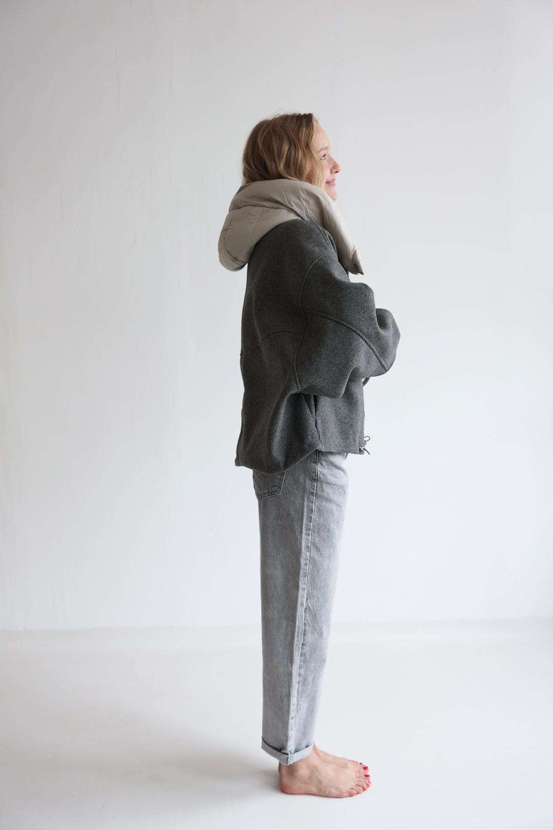 Leichte Bomberjacke mit abnehmbarer Kapuze