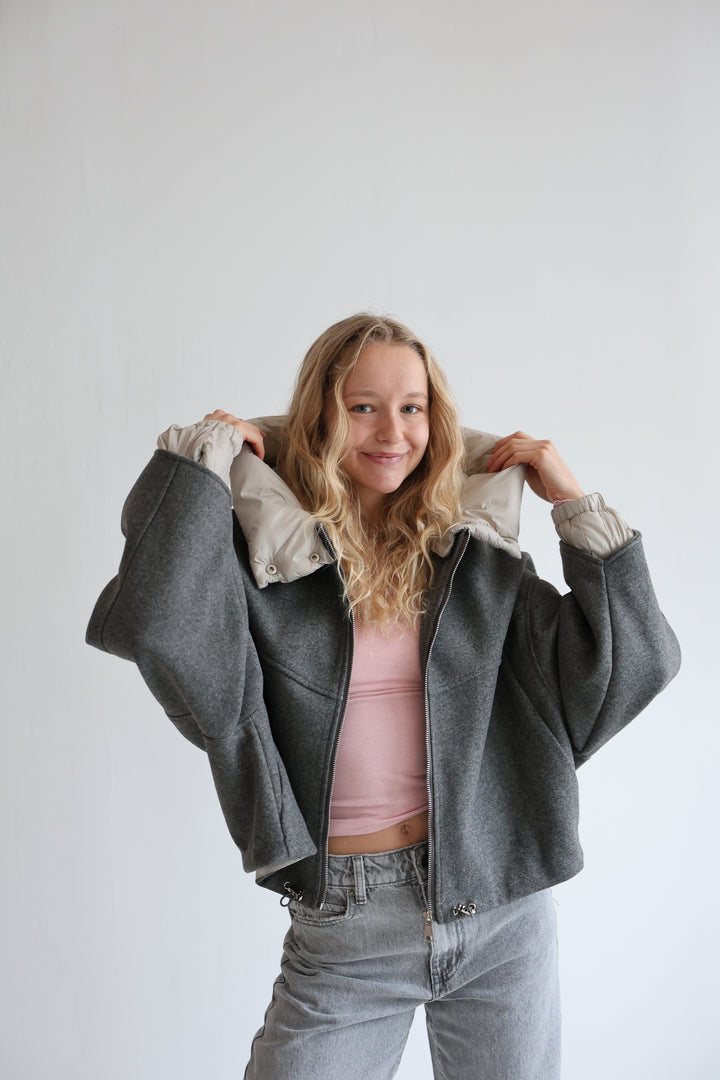 Leichte Bomberjacke mit abnehmbarer Kapuze