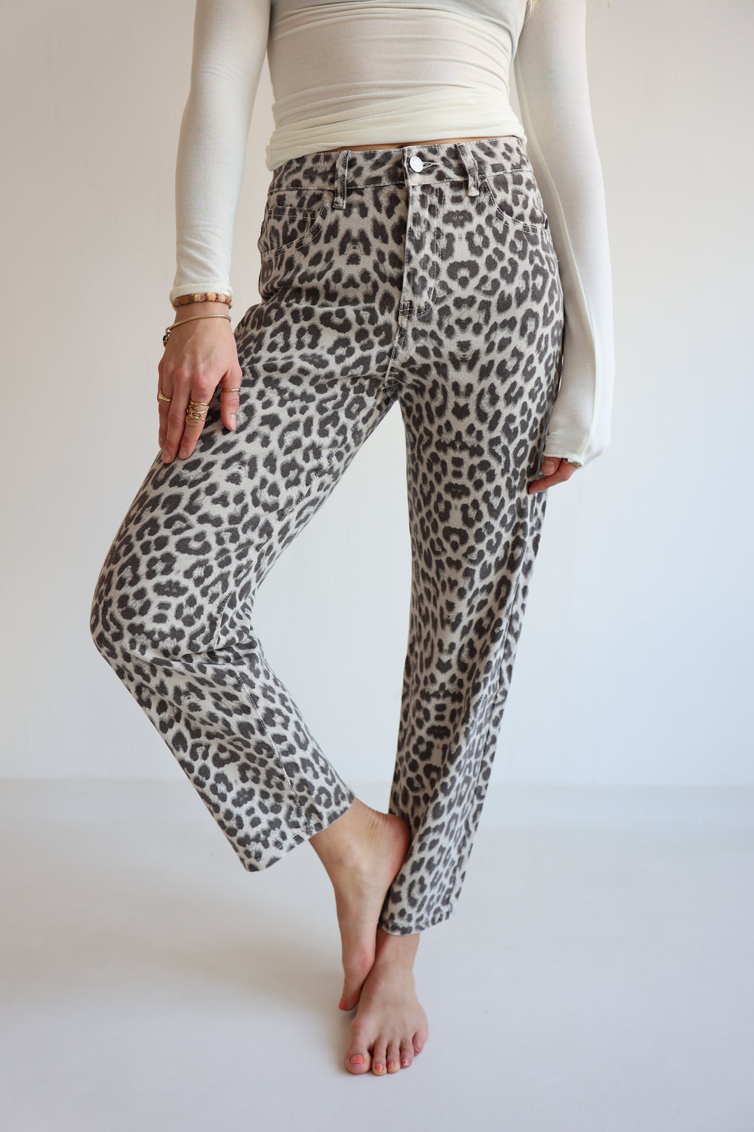 Mom Jeans mit Leoprint