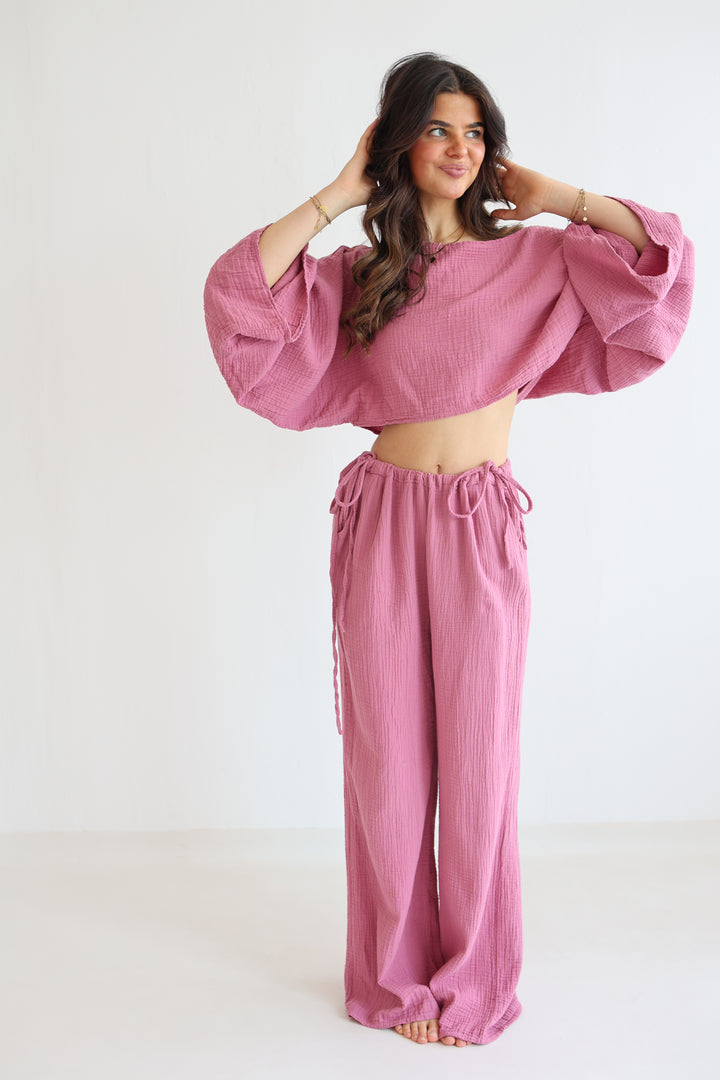 Zweiteiler aus Musselin mit Offshoulder-Shirt