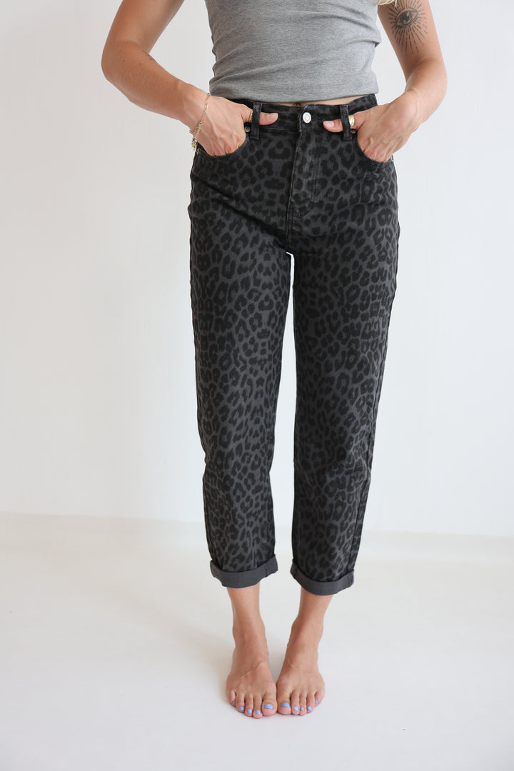 Noir Wild Mom Jeans