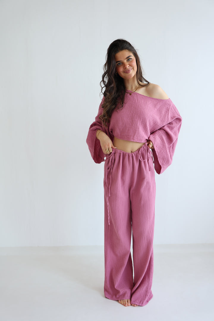 Zweiteiler aus Musselin mit Offshoulder-Shirt