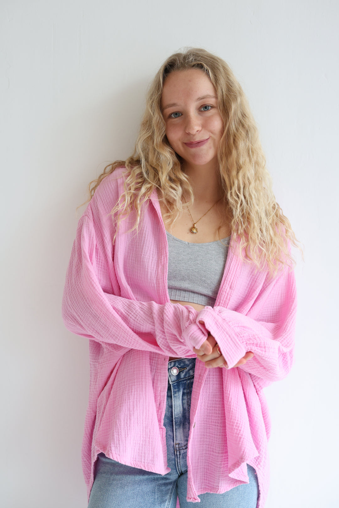 Kurzes Blusenhemd aus Musselin