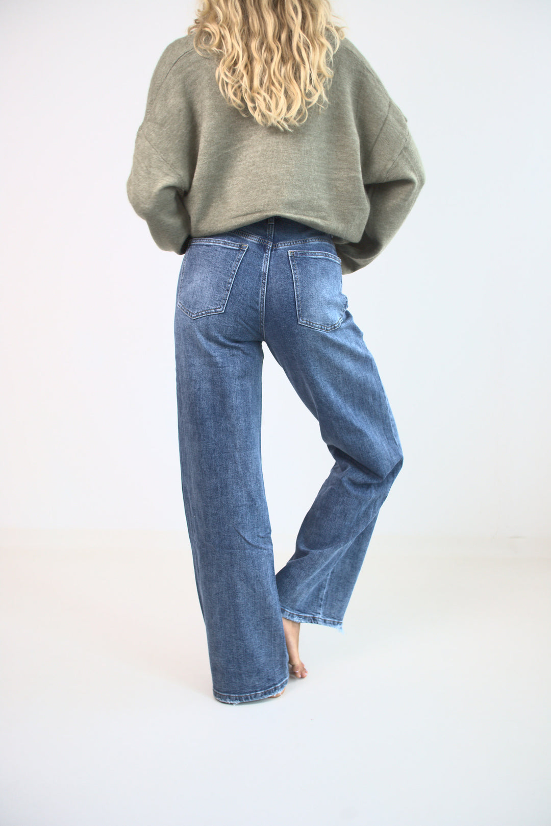 Downtown Classic Straight Fit Jeans