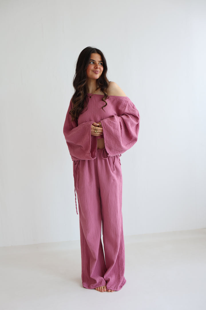 Zweiteiler aus Musselin mit Offshoulder-Shirt