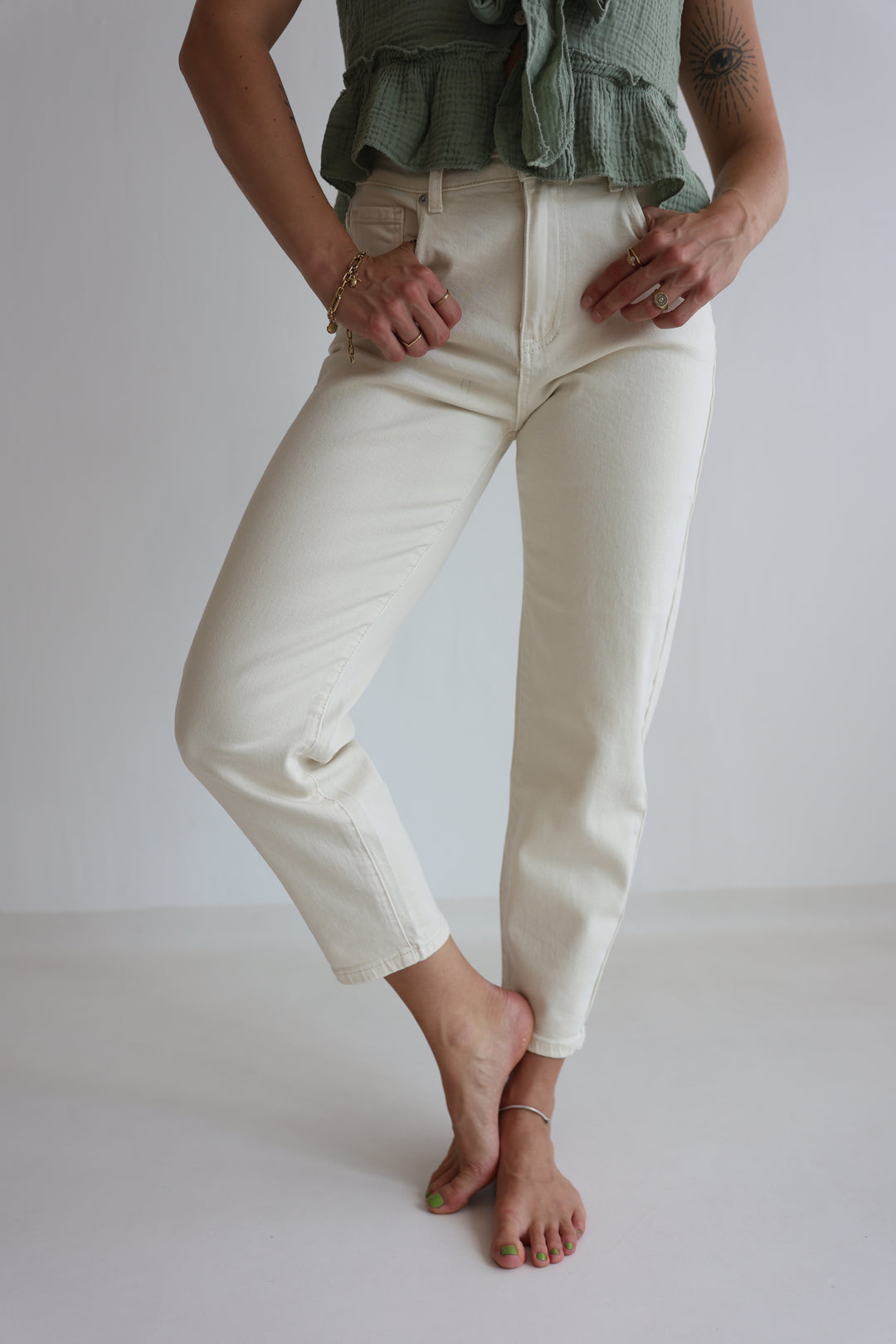Cream Fit Mom Jeans