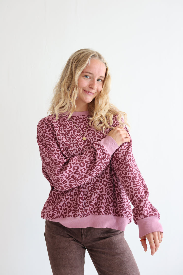 Sweater mit Leoprint