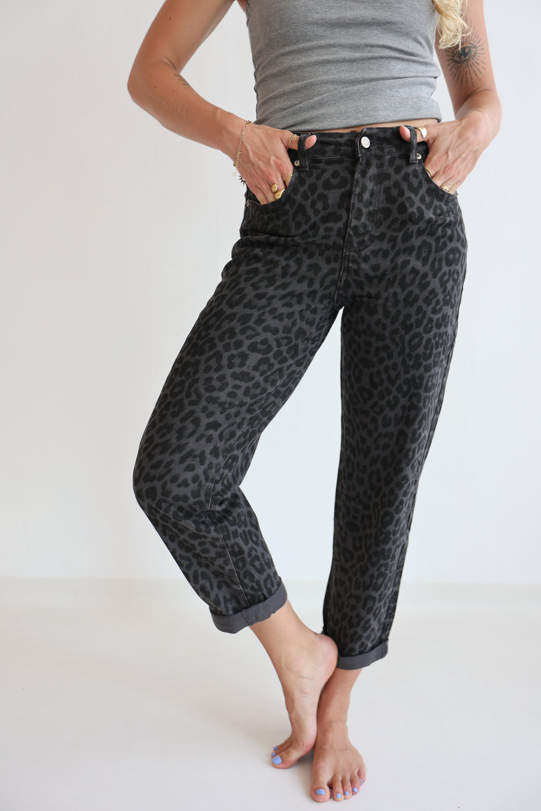 Noir Wild Mom Jeans