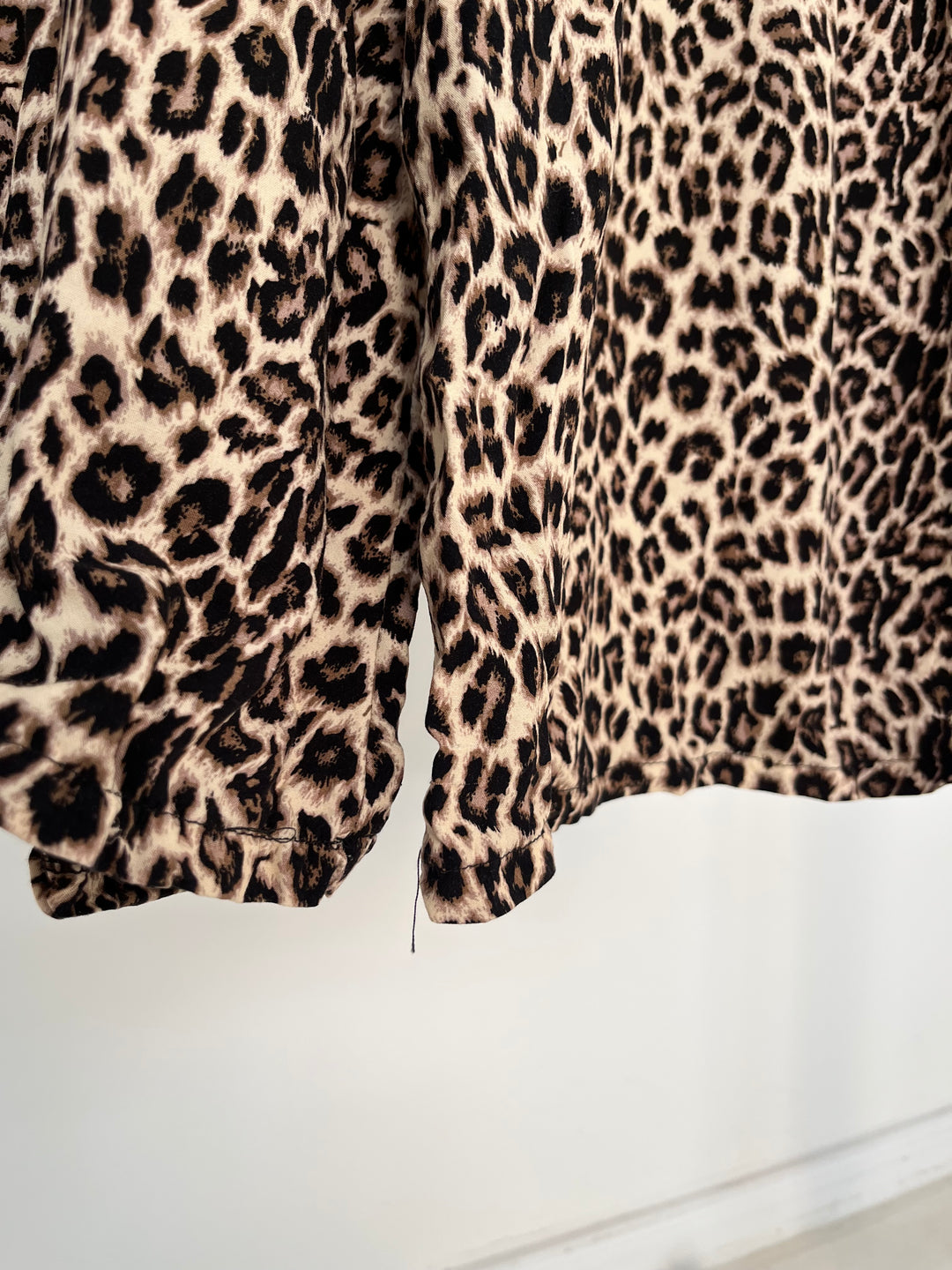 LOCKERE HOSE AUS VISKOSE MIT LEOPRINT MARY (B-WARE)