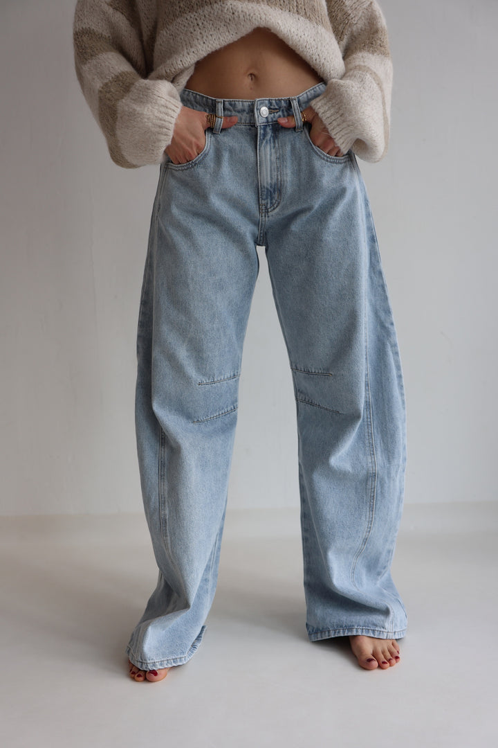 Mid Rise Barrel Jeans