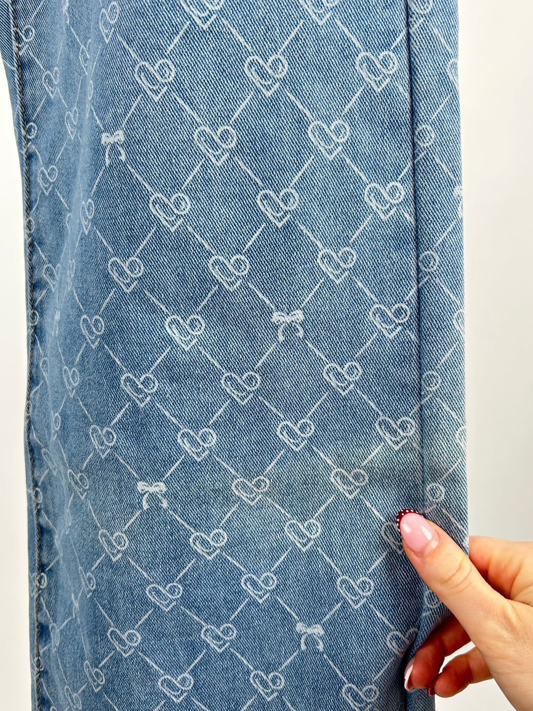 STRAIGHT FIT JEANS HEARTBOWS GR. L/40 (B-WARE)