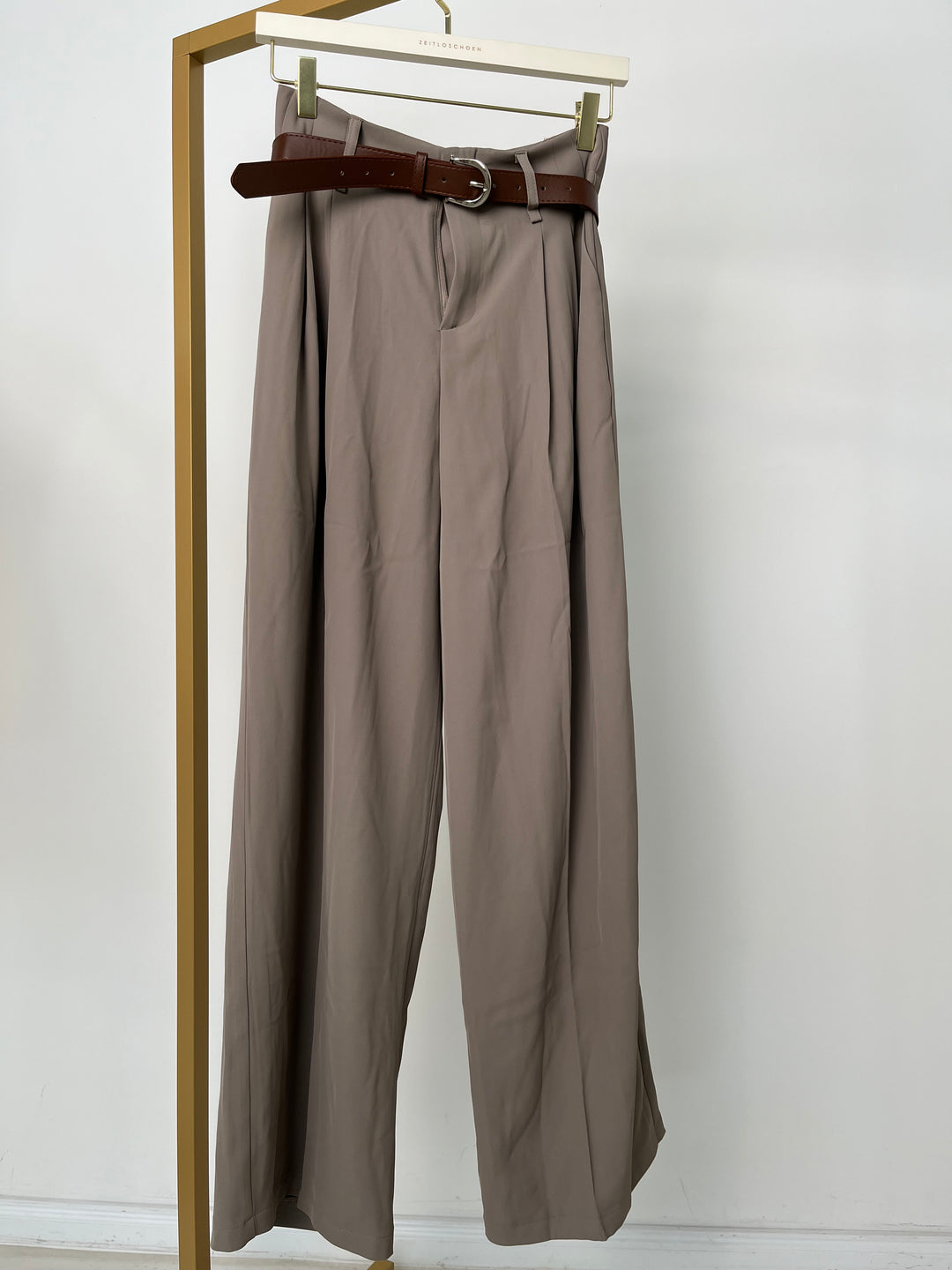 BUNDFALTENHOSE MIT GÜRTEL ANNA STONE GR. S / 36 (B-WARE)