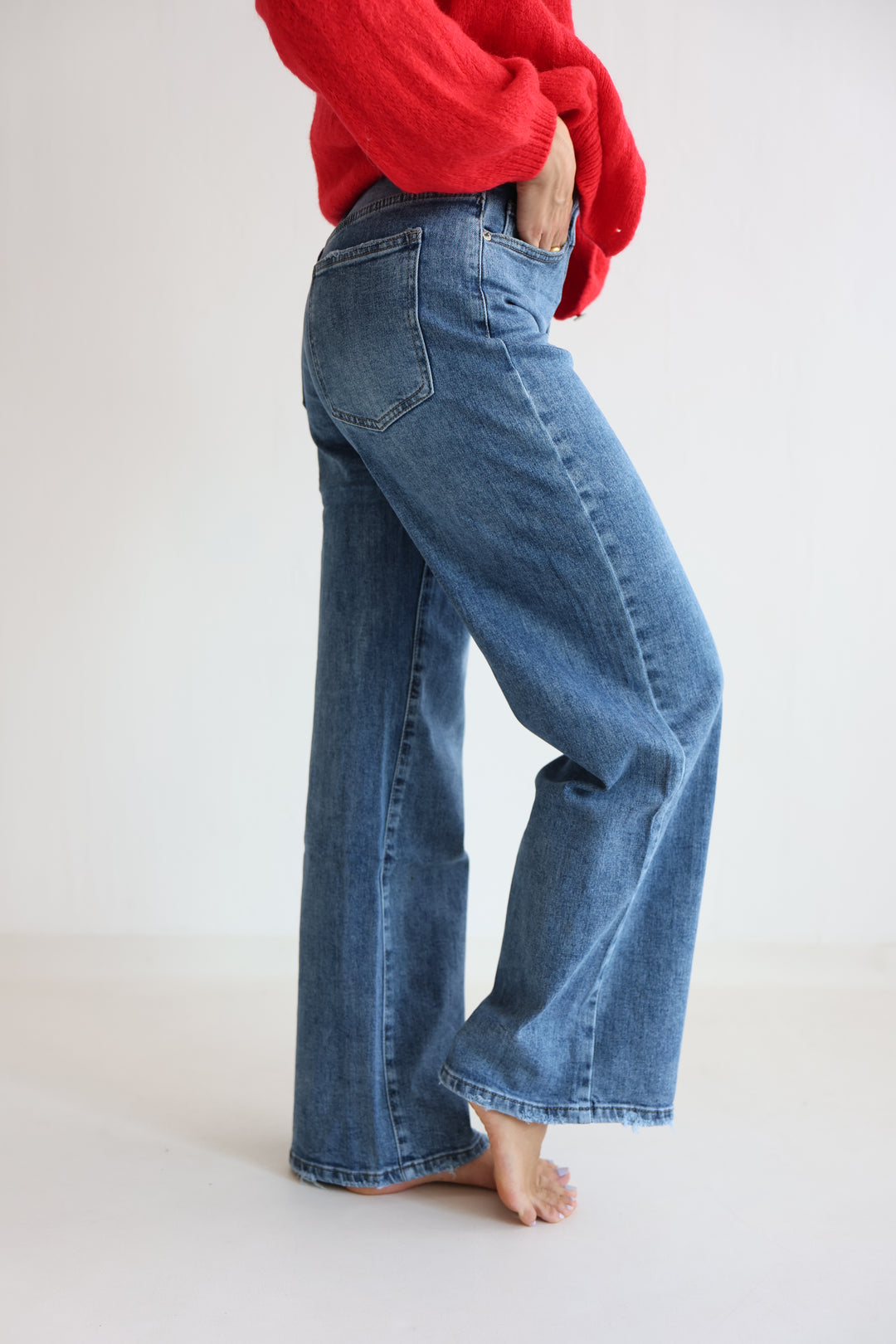 Downtown Classic Straight Fit Jeans