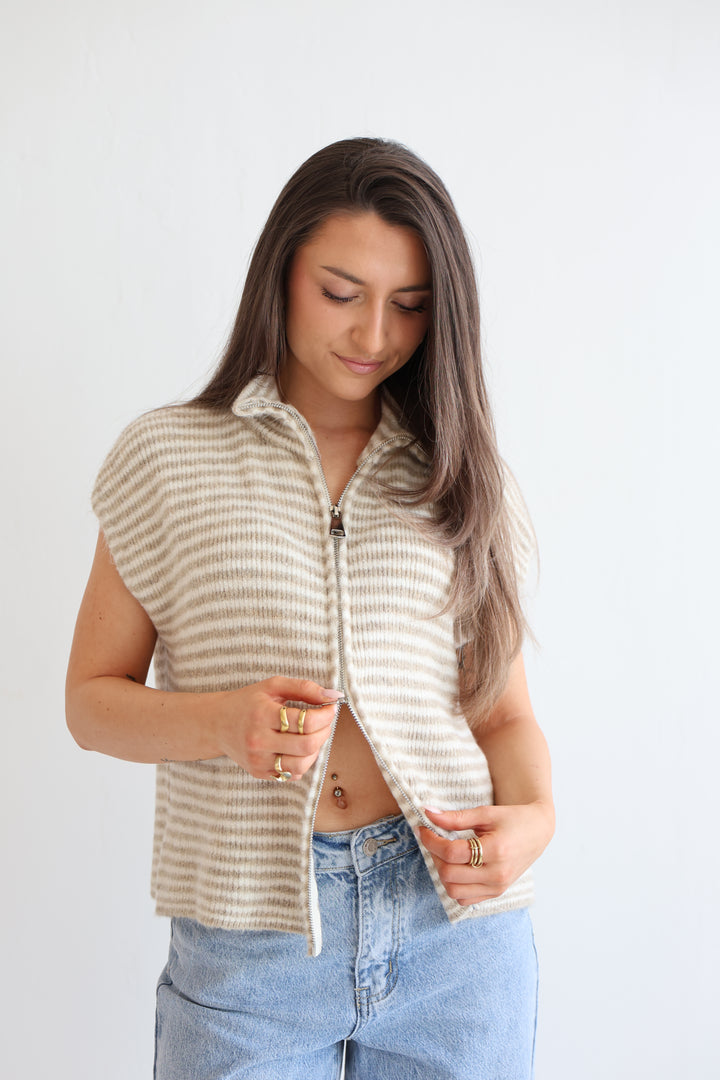 Zip Vest Fine Stripes
