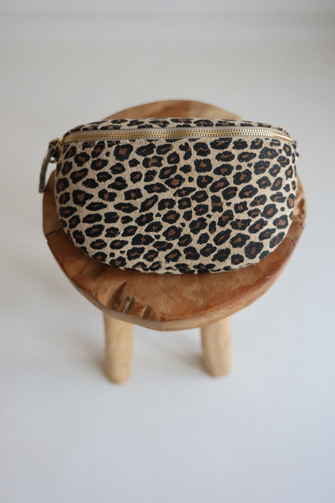 Crossbody Bag Medium aus Wildleder