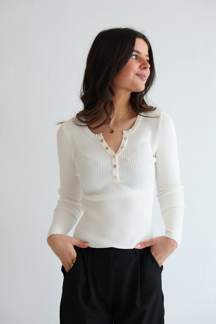 Ripped Longsleeve Nala