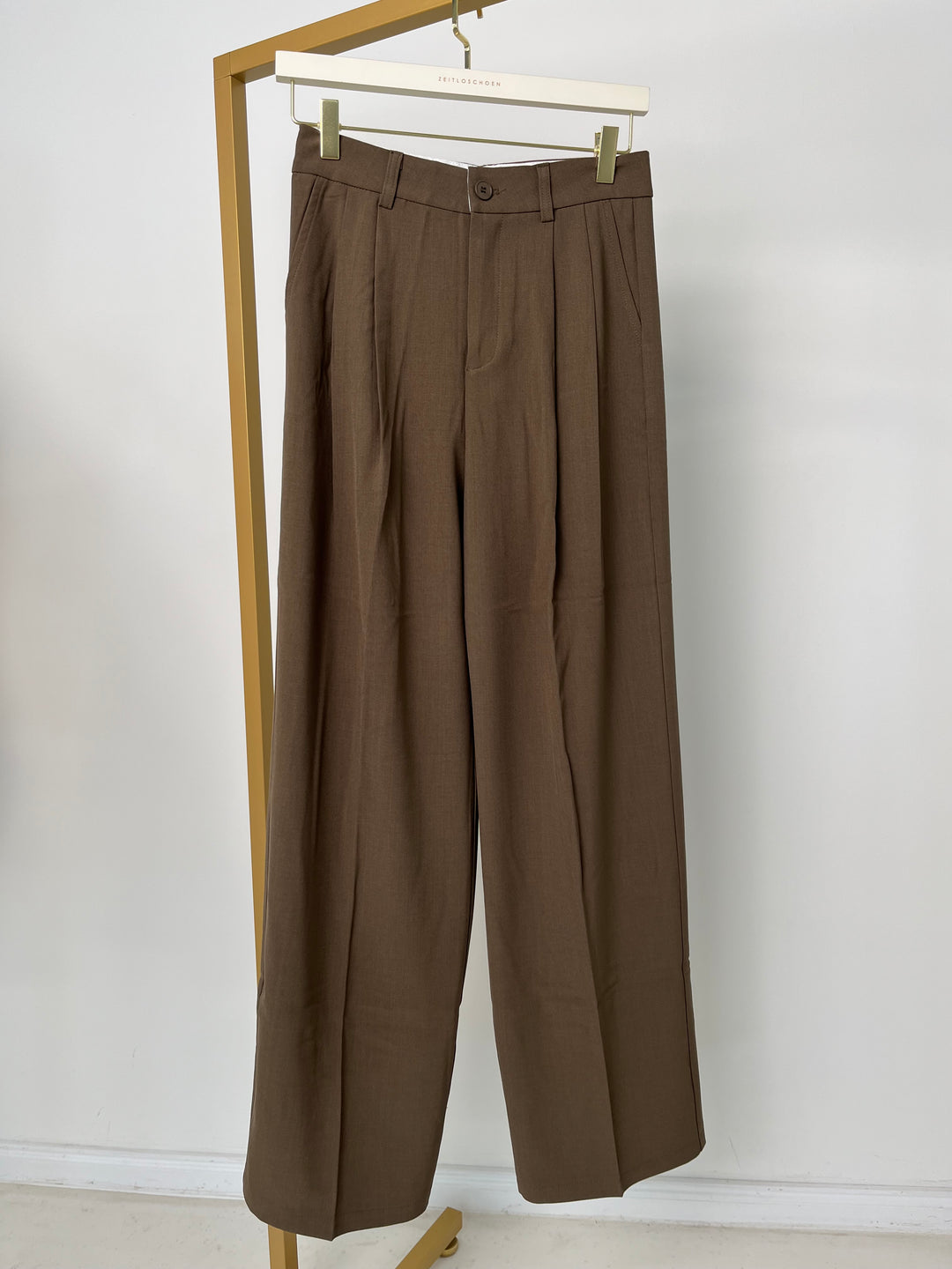 BUNDFALTENHOSE RELAXED FIT CHOCOLATE GR. S / 36 (B-WARE)