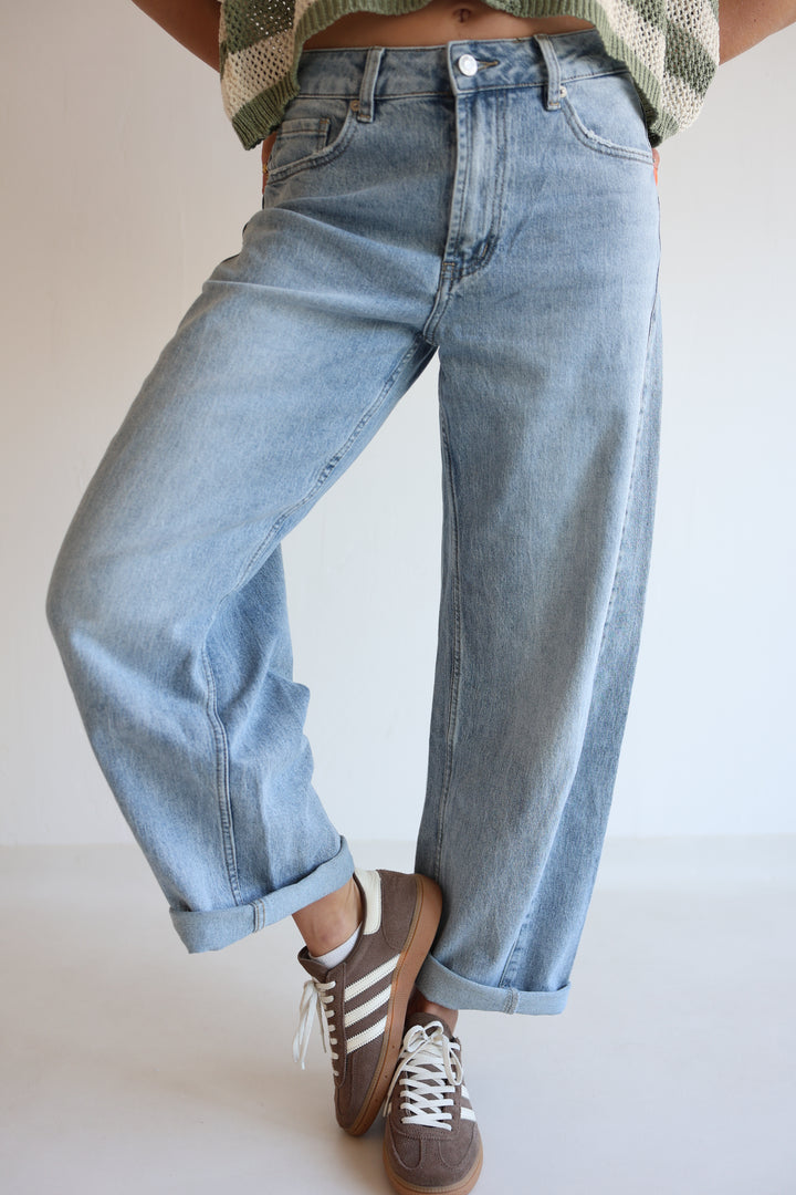 Relaxed Barrel Jeans Kesha