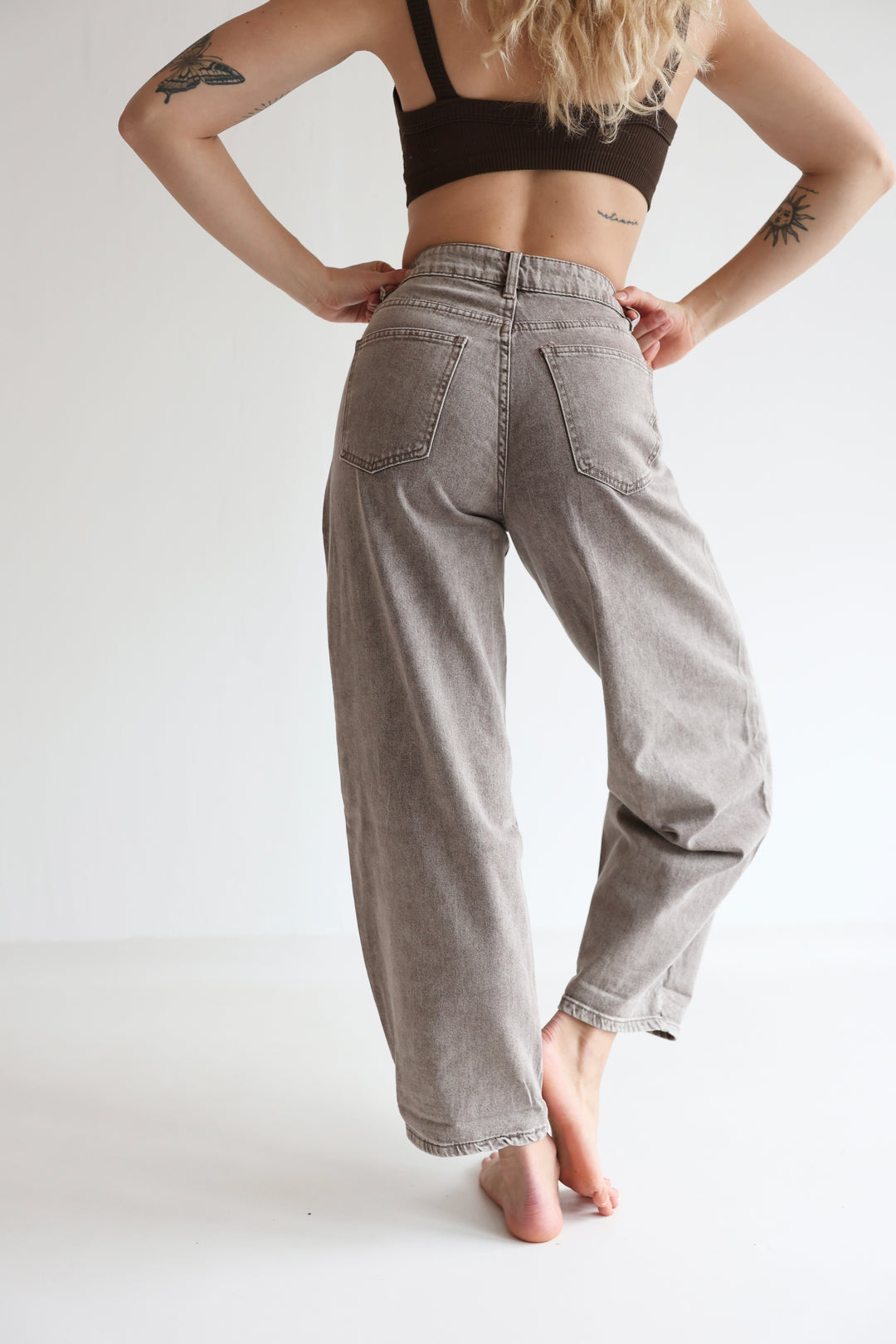 Barrel Fit Mocca Jeans