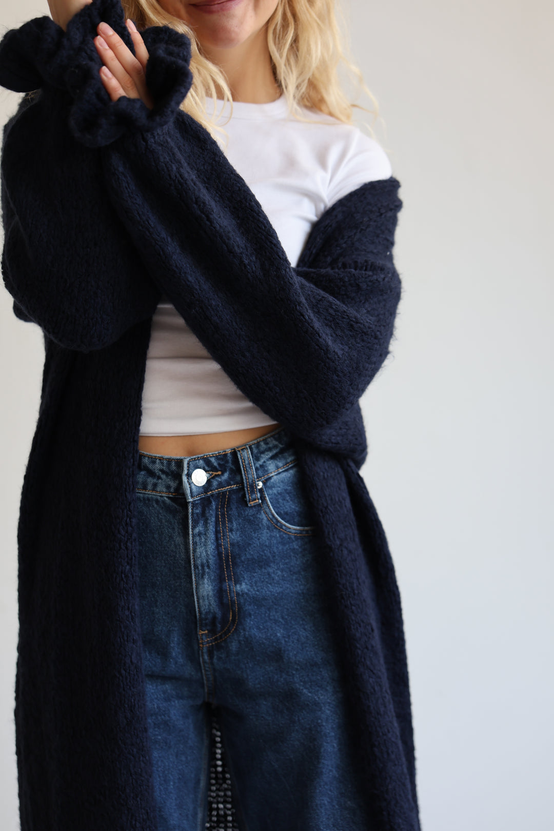 Langer Cardigan mit Rüschenärmeln Clara