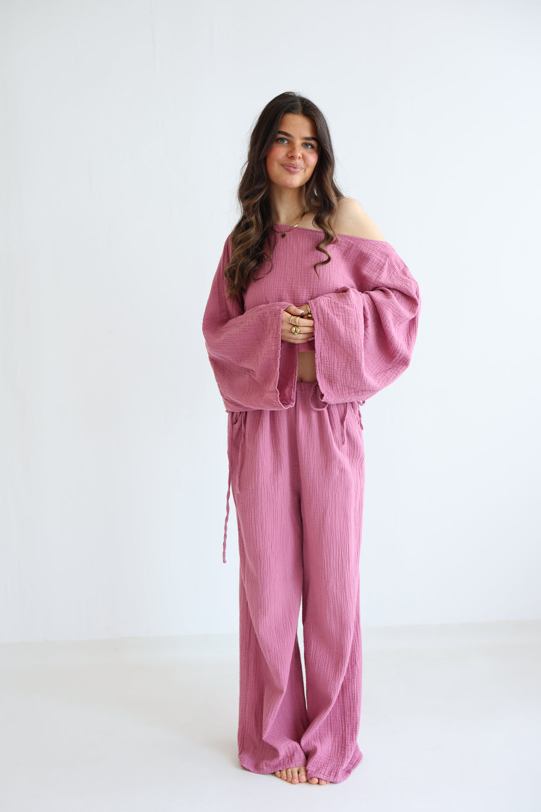 Zweiteiler aus Musselin mit Offshoulder-Shirt
