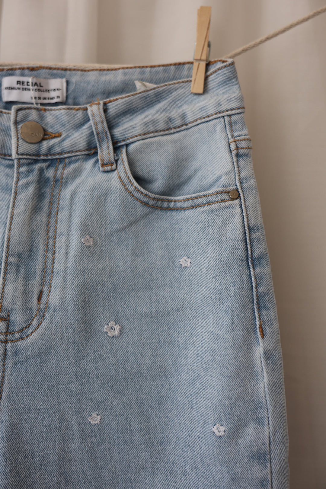 Mom Jeans White Flowers (2676)