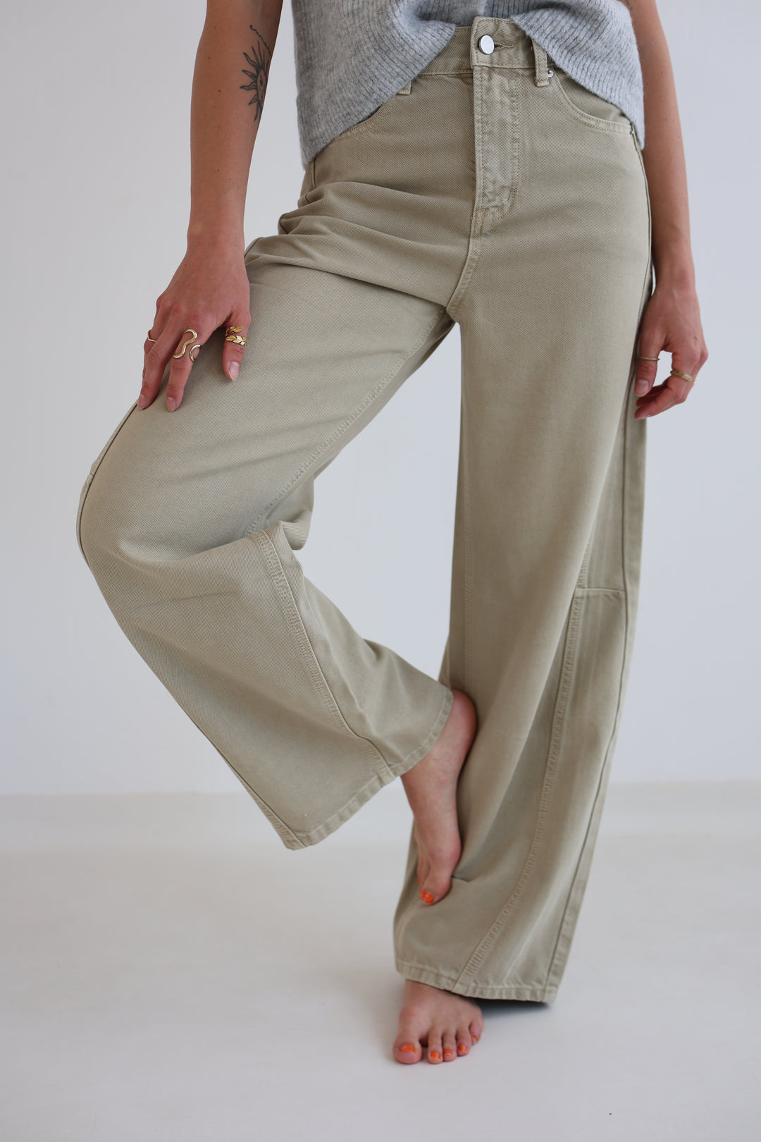 Relaxed Barrel Fit Jeans Juna