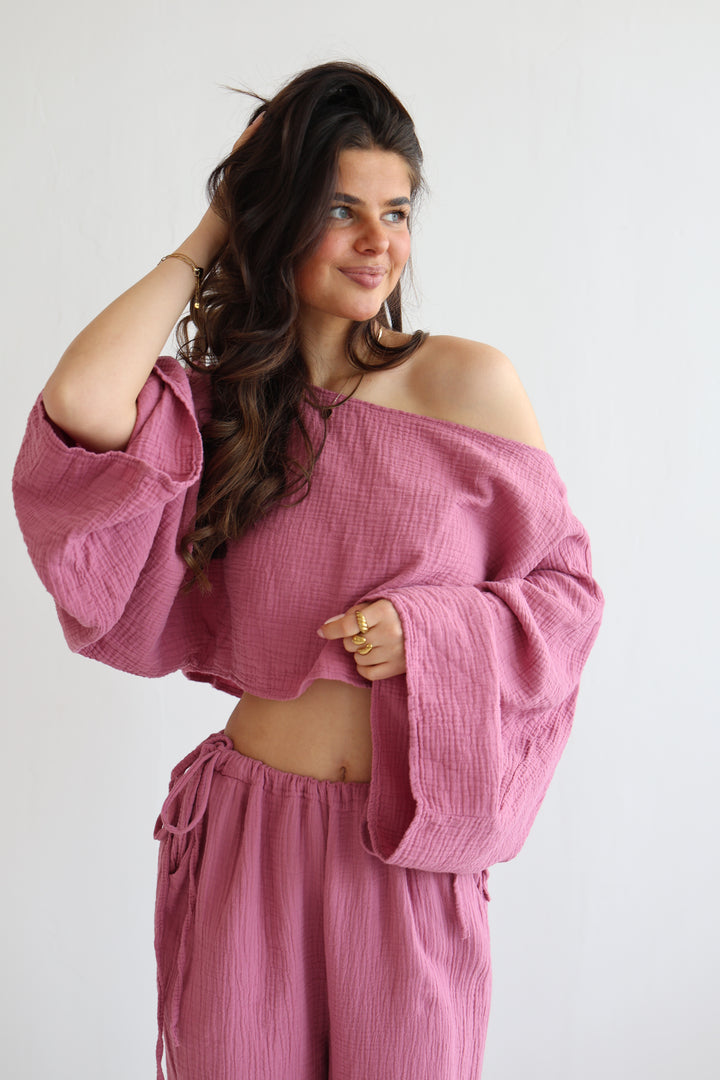 Zweiteiler aus Musselin mit Offshoulder-Shirt