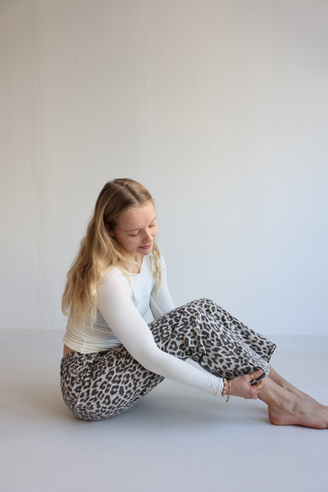 Mom Jeans mit Leoprint