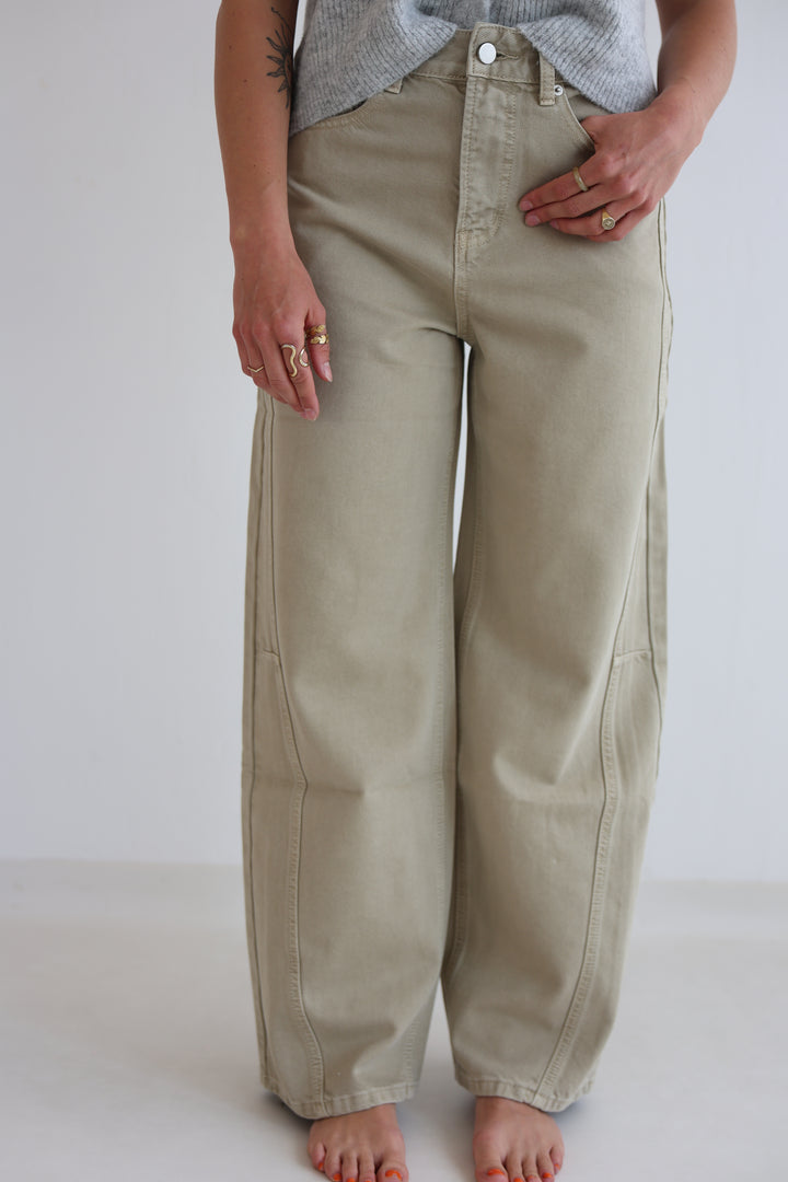 Relaxed Barrel Fit Jeans Juna