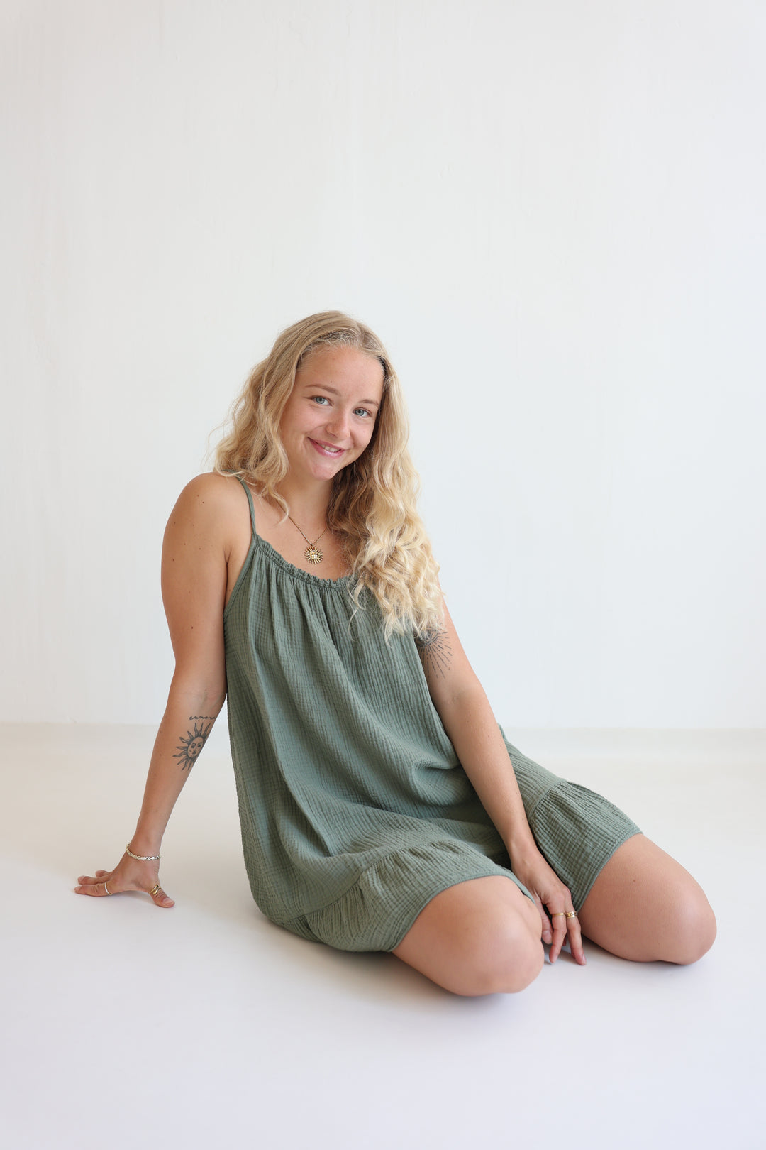 Musselinkleid mit Mini-Volant Hailey