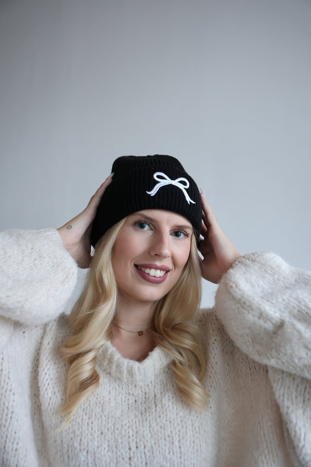 Beanie Lovely Bow