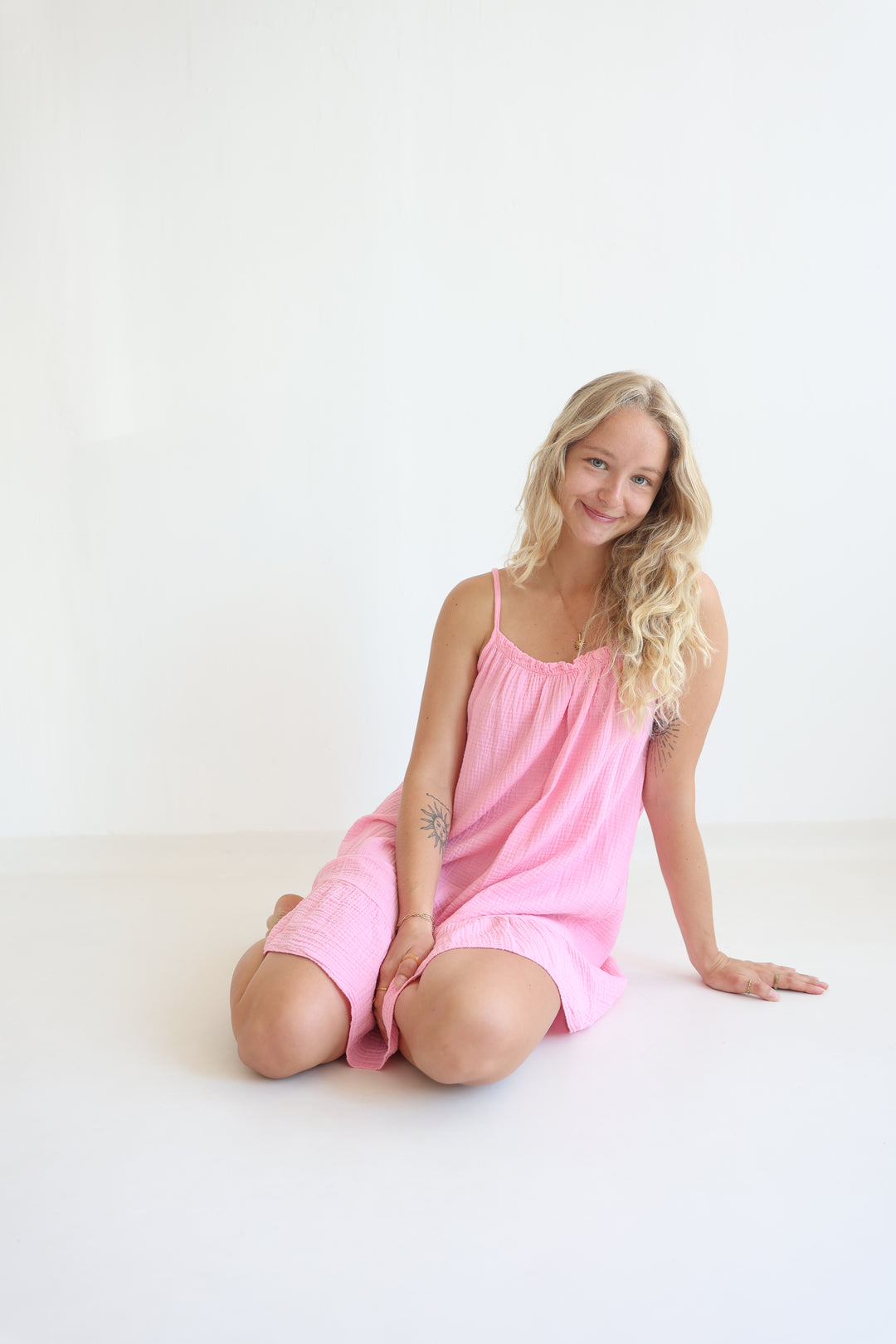 Musselinkleid mit Mini-Volant Hailey