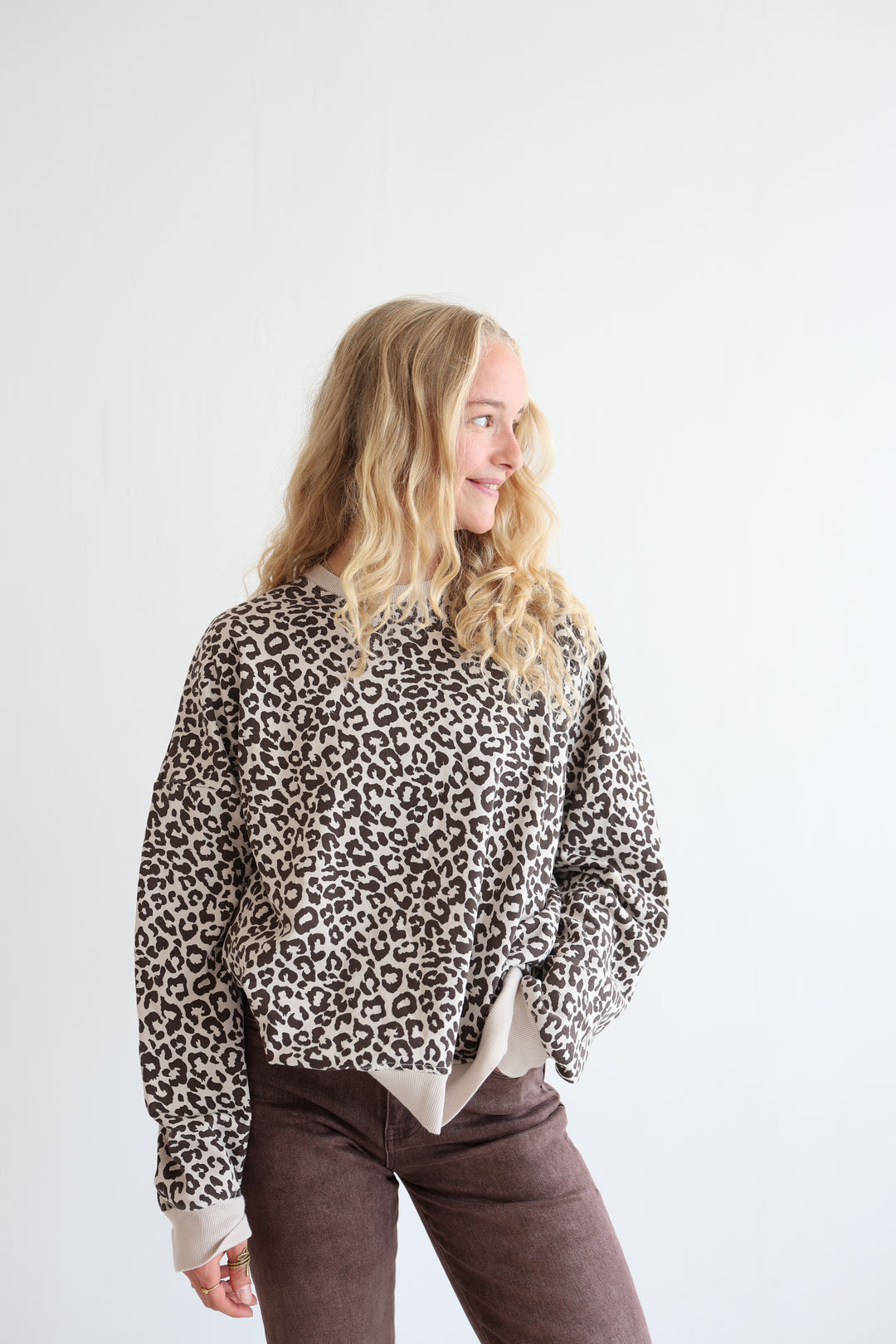 Sweater mit Leoprint