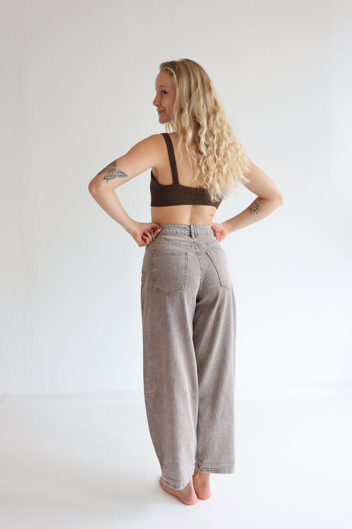 Barrel Fit Mocca Jeans