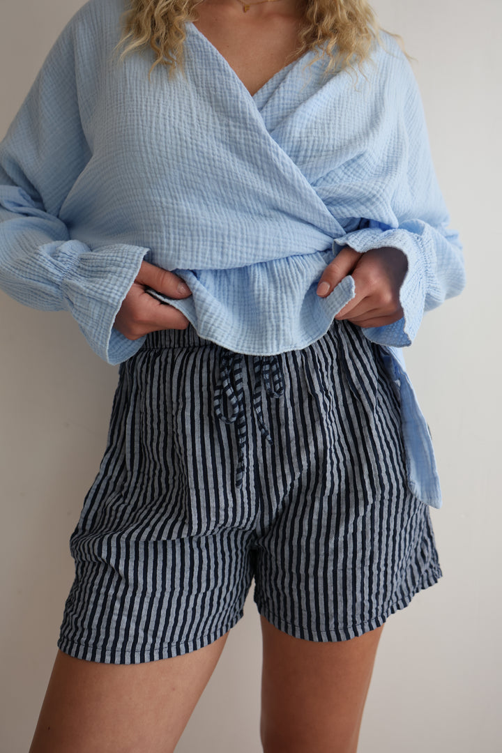 Kurze Musselinshorts Little Lines