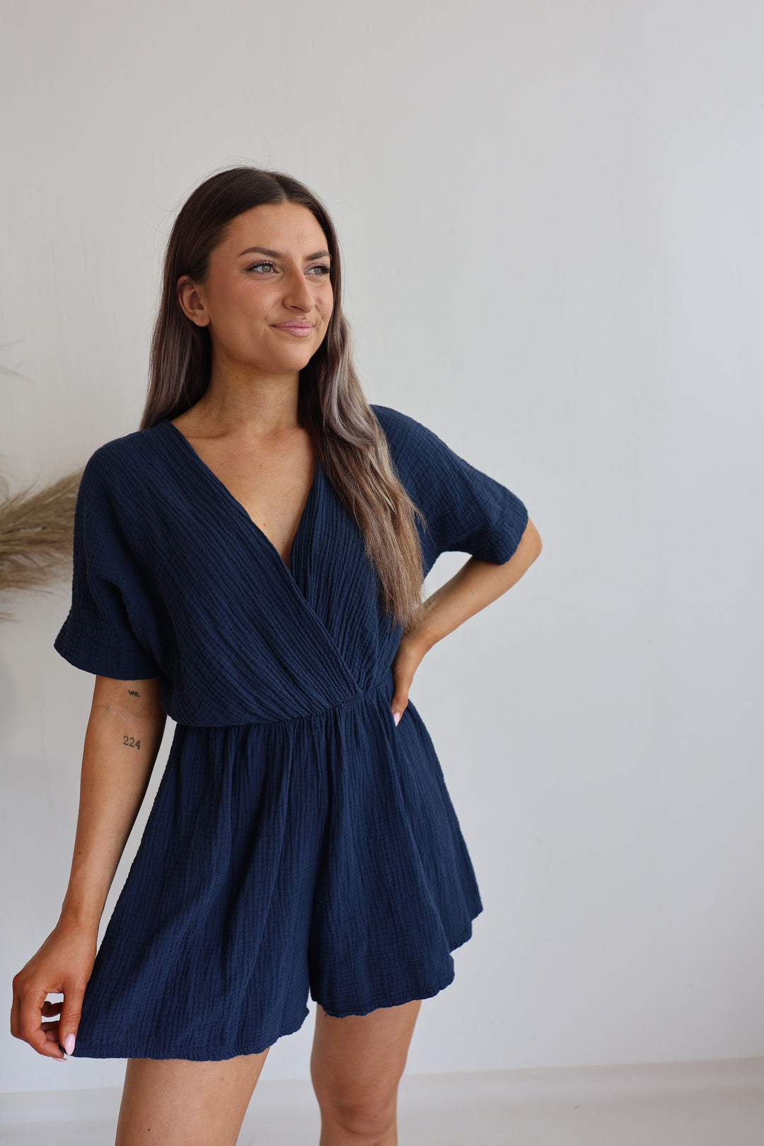 Musselin-Jumpsuit mit V-Ausschnitt Mara