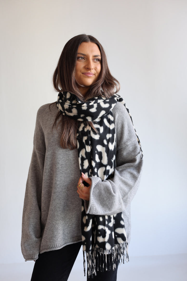 Langer Schal Leo Love