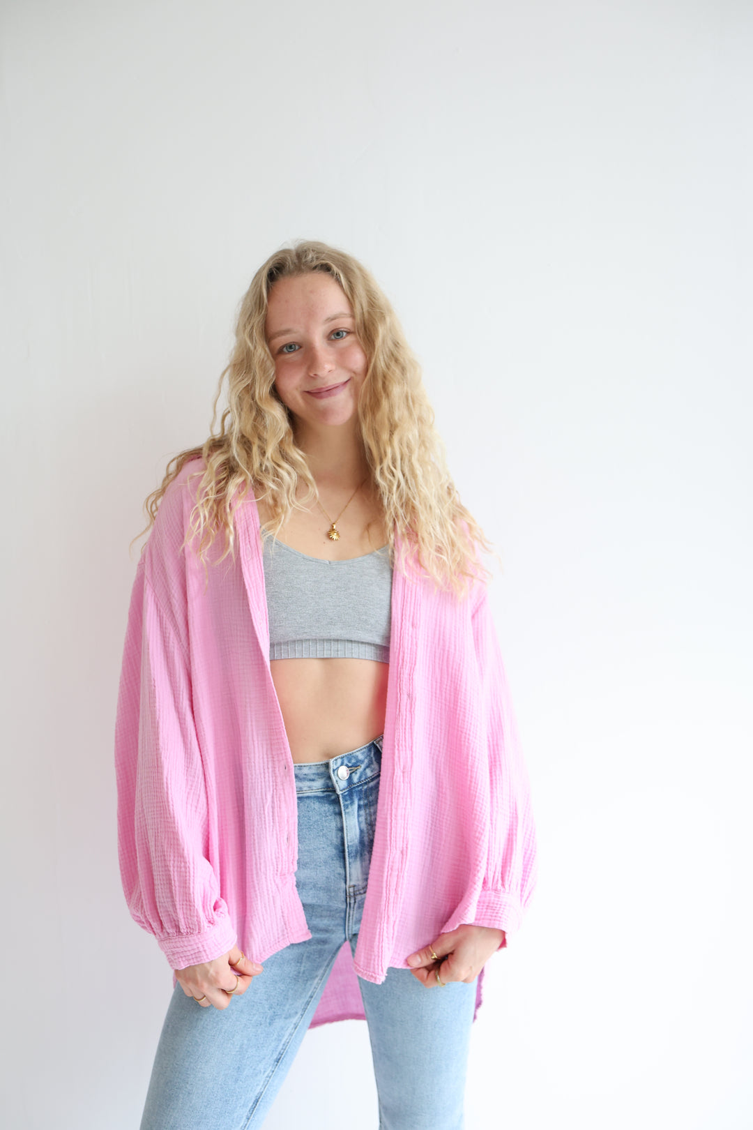 Kurzes Blusenhemd aus Musselin