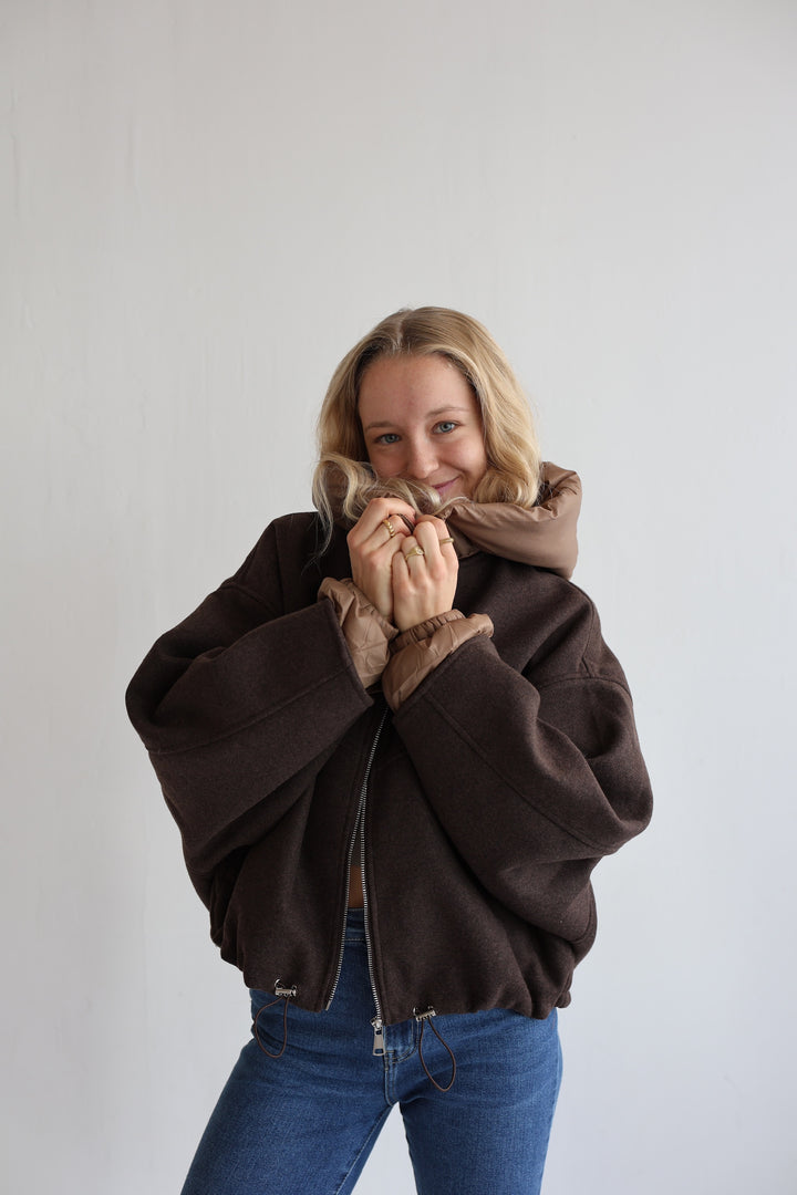 Leichte Bomberjacke mit abnehmbarer Kapuze