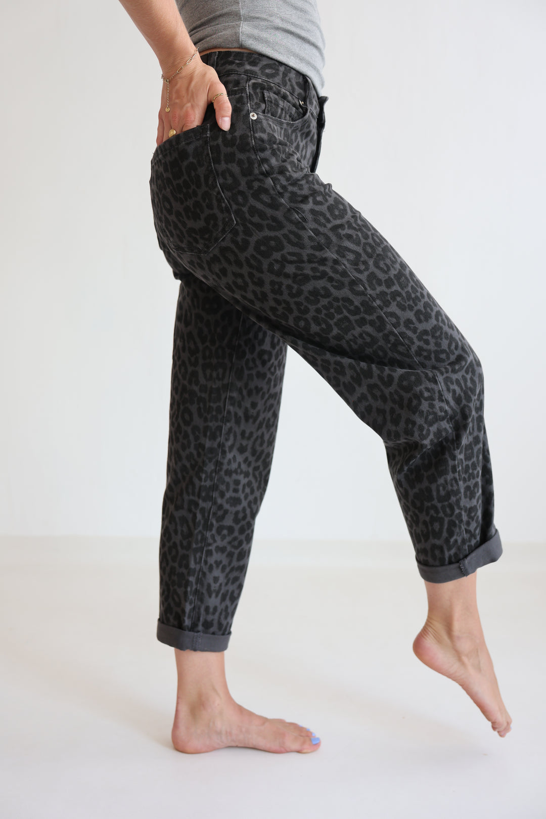 Noir Wild Mom Jeans