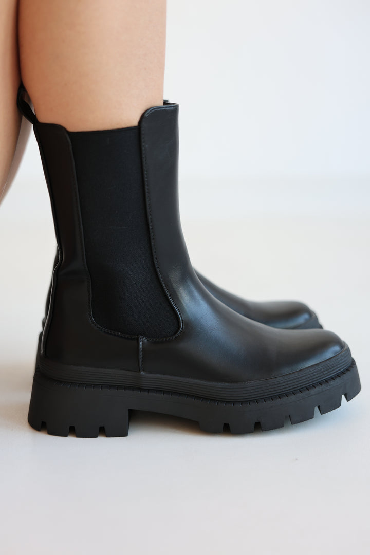 Platform Chelsea Boots Emilia