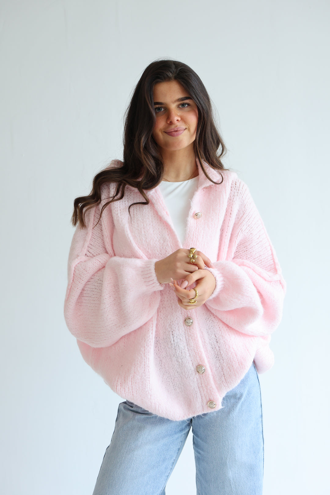 Langer Oversize Cardigan mit goldenen Manschettenknöpfen Claire