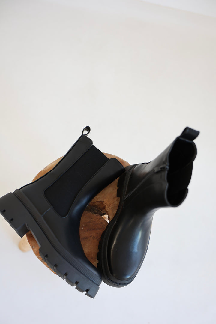 Platform Chelsea Boots Emilia