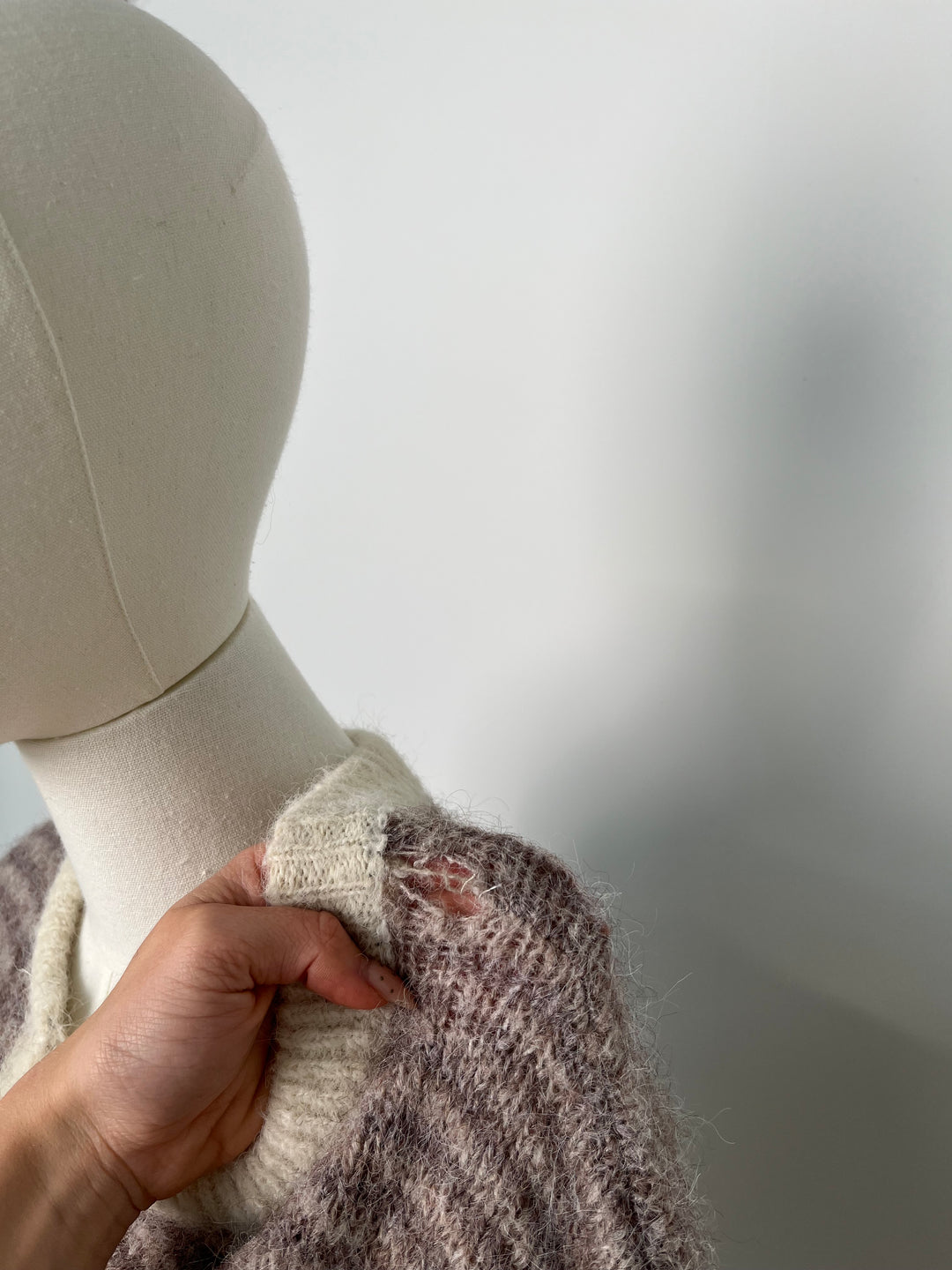 GESTREIFTER CARDIGAN MOODLINE KNIT MOCCA (B-WARE)