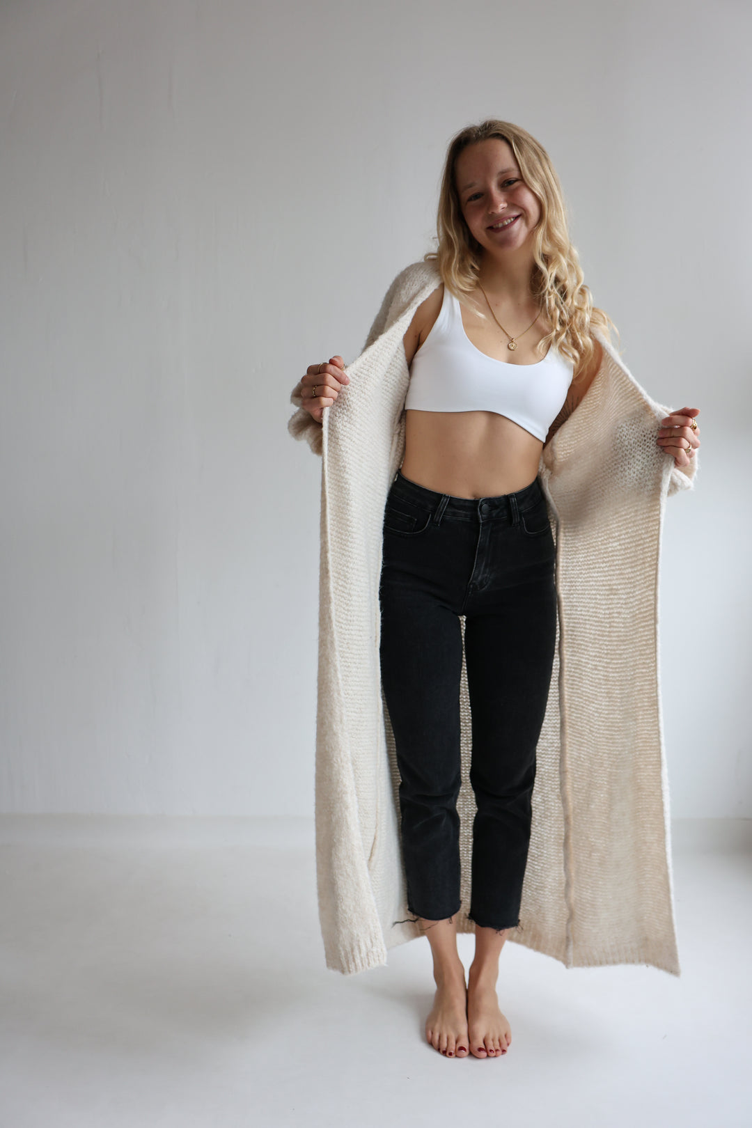 Langer Cardigan mit Rüschenärmeln Clara