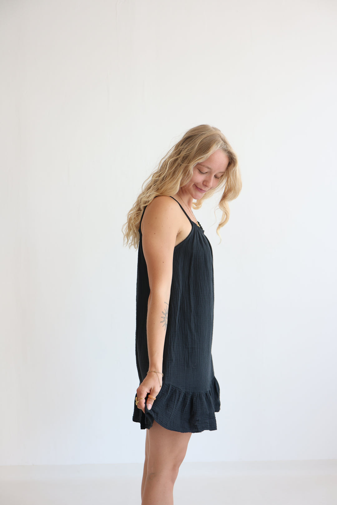 Musselinkleid mit Mini-Volant Hailey