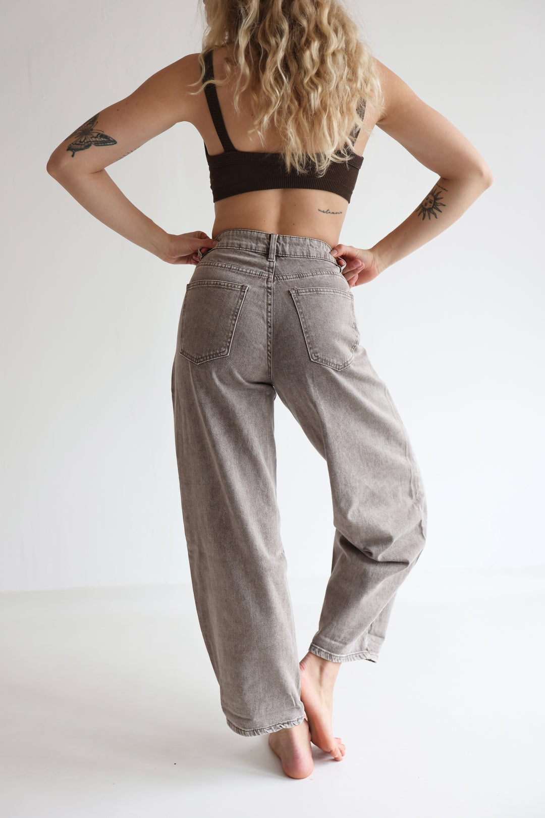 Barrel Fit Mocca Jeans