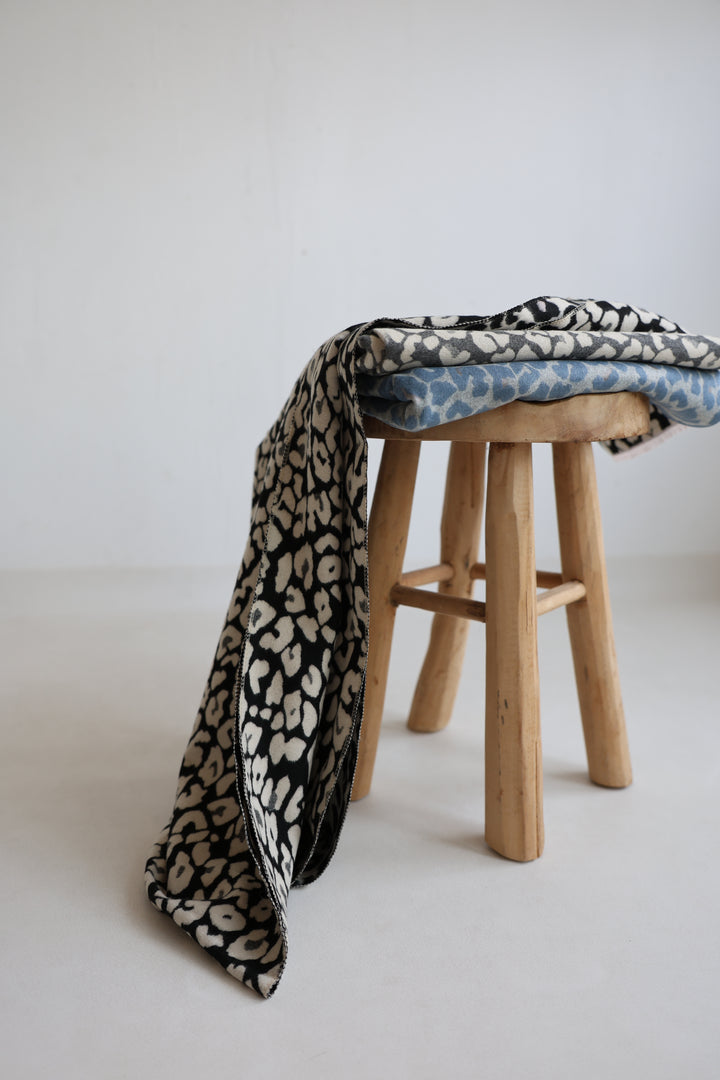 Langer Schal Wild Muse