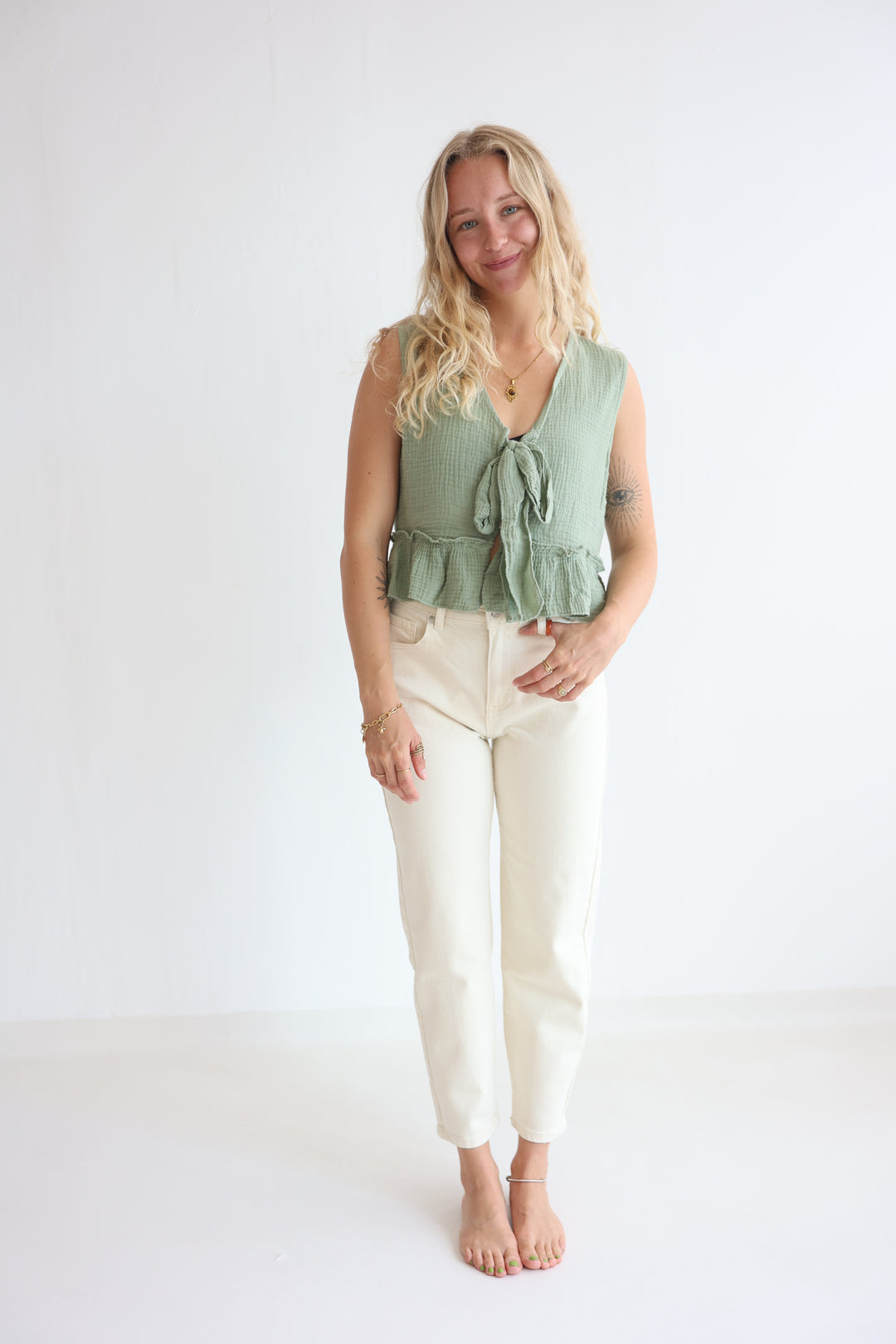 Cream Fit Mom Jeans
